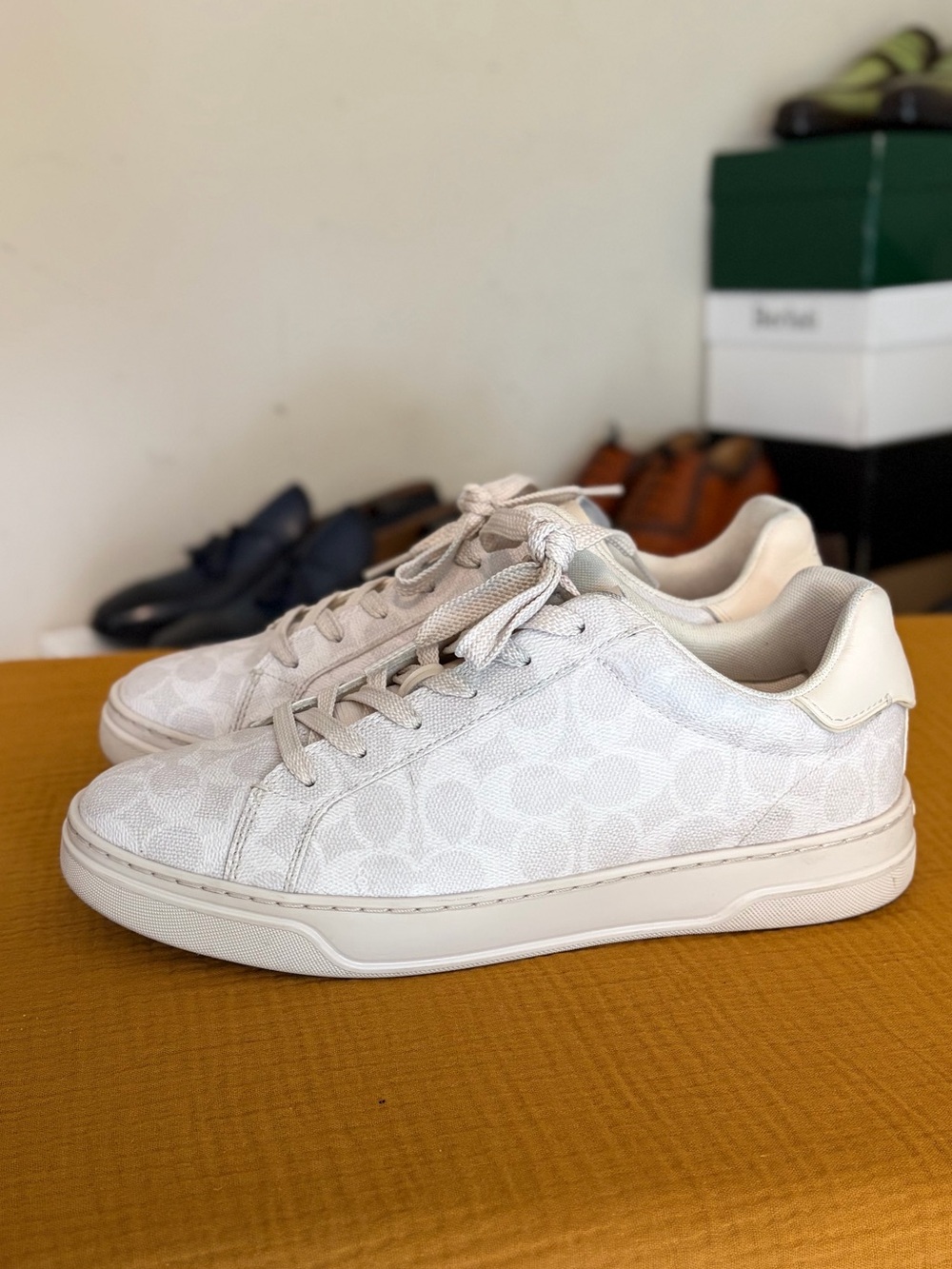 *pre-loved* Coach High Line Signature Canvas Sneakers Off White Menโs Size 11